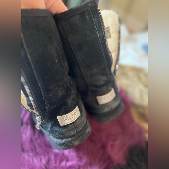 Black leather UGG boots, size 8 - Picture 3 of 4